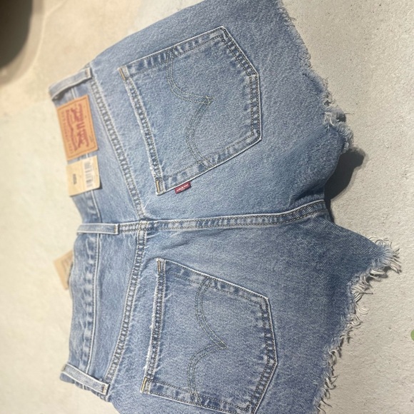 Levi's 501 Distressed Jean Shorts-NWT! - Picture 6 of 9